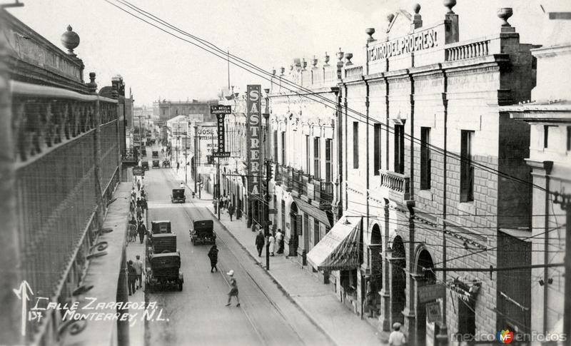 Calle Zaragoza y Teatro del Progreso