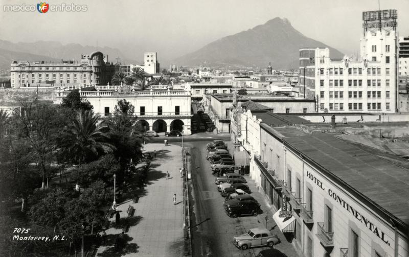Plaza Zaragoza, Hotel Continental y Palacio Municipal