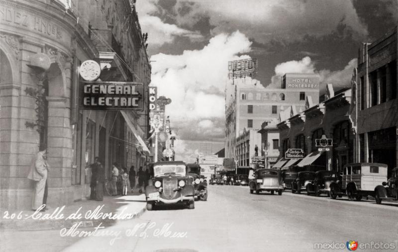 Calle Morelos y Hotel Monterrey