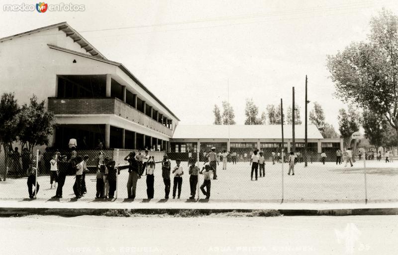 Vista a la escuela