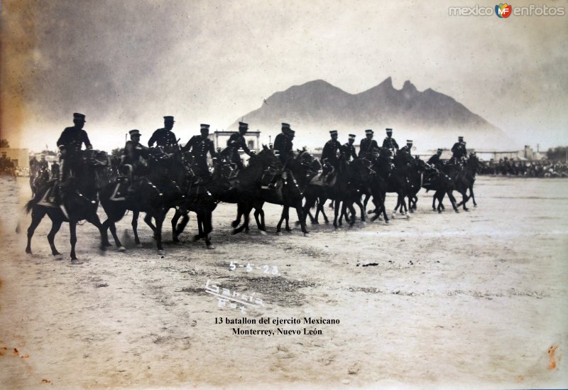 Fotos de Monterrey, Nuevo León, México: El 13 batallon del ejercito Mexicano 5 de Mayo de 1923 Monterrey, Nuevo León