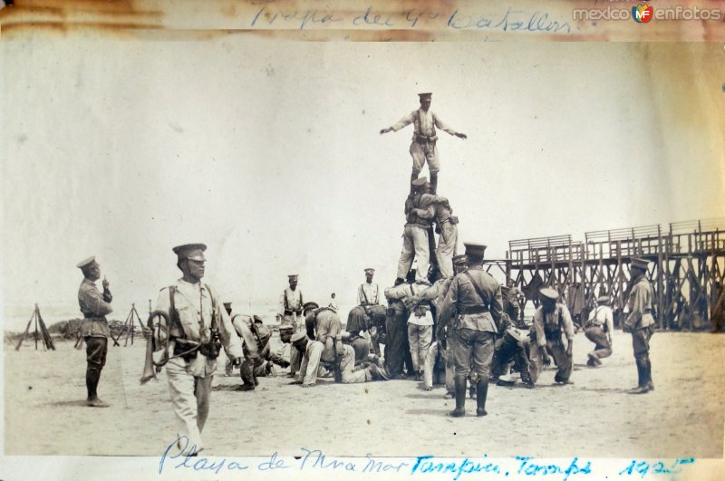 Tropa del 9 batallon del ejercito Mexicano en La playa de Miramar Tampico, Tamaulipas.