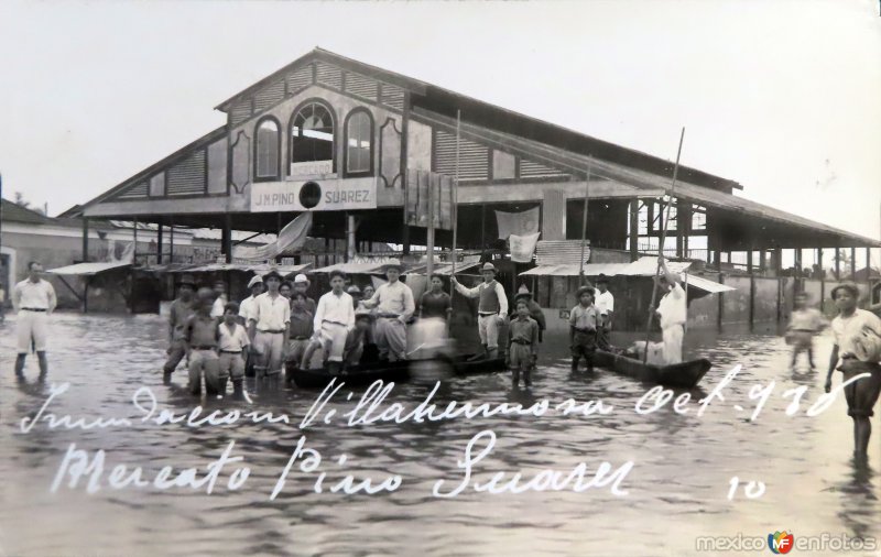 Inundacion acaecida en Octubre de 1936 en el Mercado Pino Suarez.