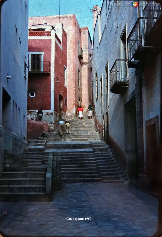 Escena callejera Guanajuato 1959.