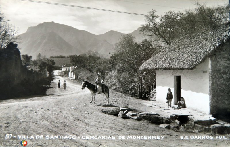 Escena callejera en Villa de Santiago..