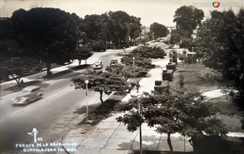 Parque de la Revolucion. ( Circulada el 30 de Junio de 1941 ).