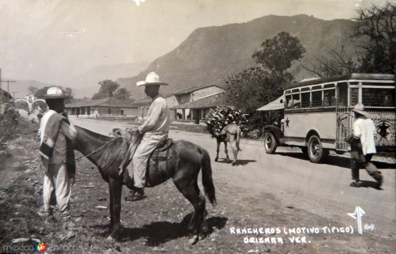 Tipos Mexicanos ranchero motivo tipico..