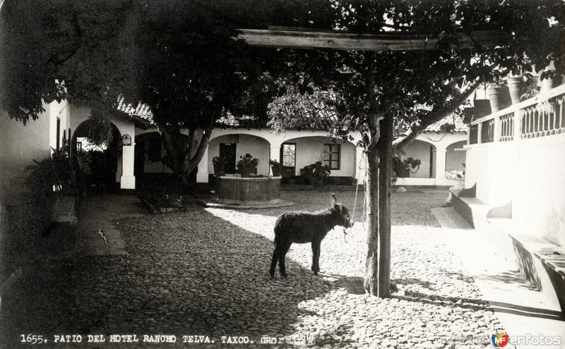 Patio del hotel Rancho Telva