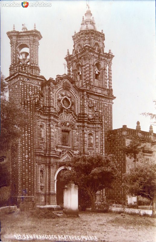 La Iglesia por el fotografo Hugo Brehme.