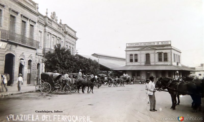 Plazuela del ferrocarril Guadalajara, Jalisco.