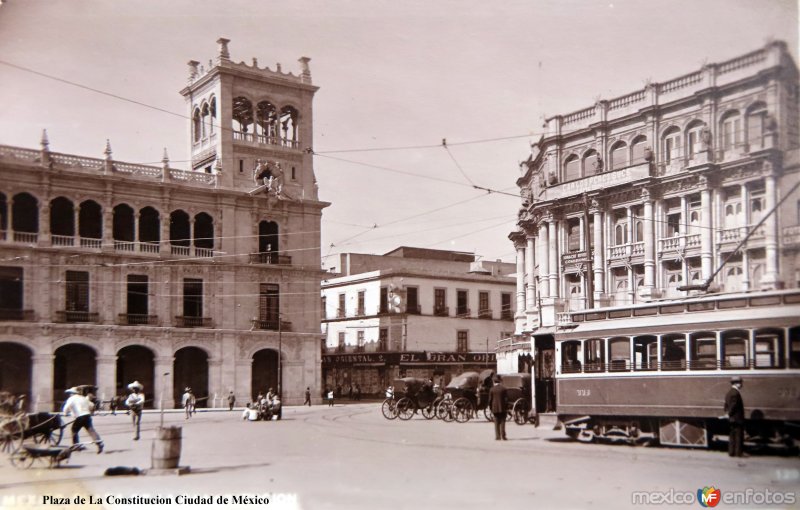 Plaza de La Constitucion Ciudad de México. ( Circulada el 1 de Noviembre de 1920 ).