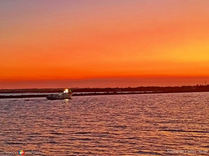 Atardecer sobre el río Pánuco