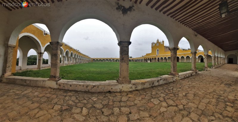 Fotos de Izamal, Yucatán, México: Convento de San Antonio de Padua