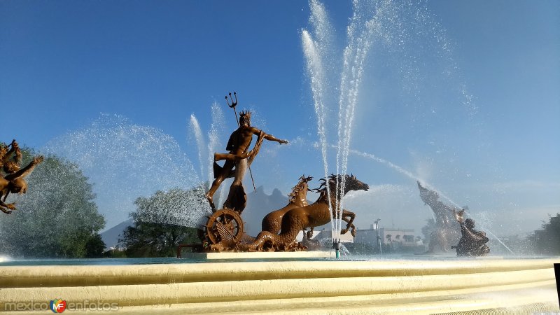 Macroplaza  Fuente de Neptuno