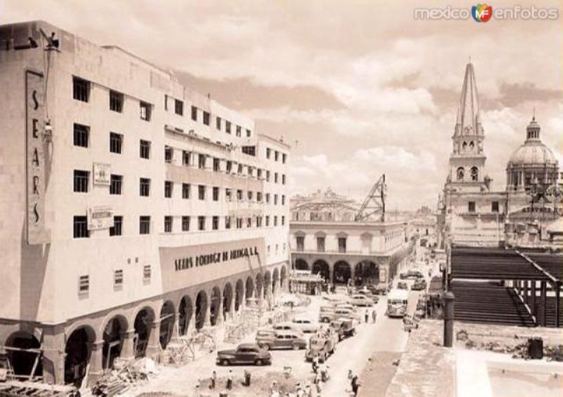 Fotos de Guadalajara, Jalisco: Ampliación de la calle16 de Septiembre (1949)