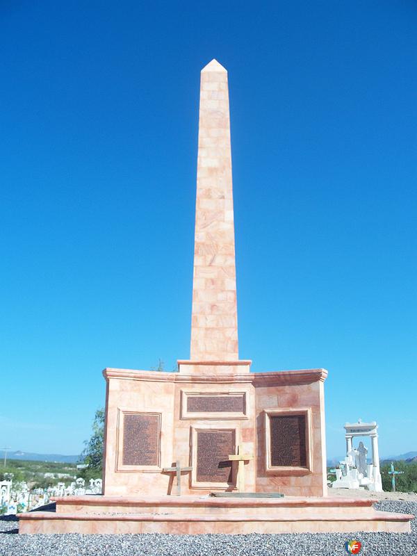 Fotos de Velardeña, Durango: Obelisco
