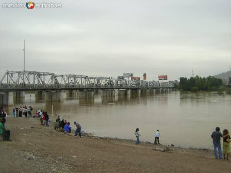 Fotos de Torreón, Coahuila: puente plateado