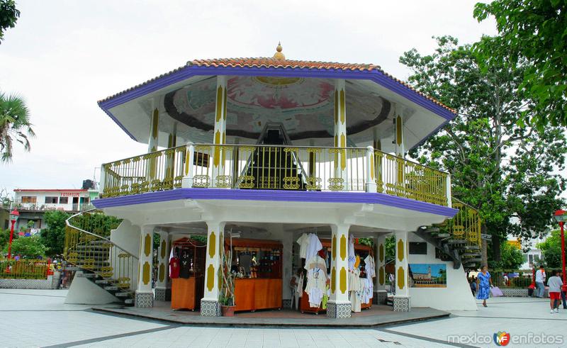 Pictures of Papantla, Veracruz: PLAZA PRINCIPAL