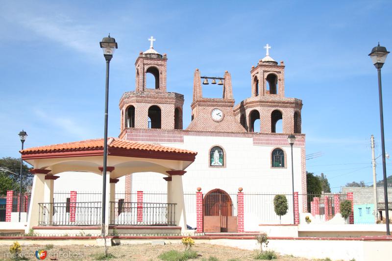 Fotos de Meseta De Juanacatlán, Nayarit: Otra vista de Iglesia y plaza