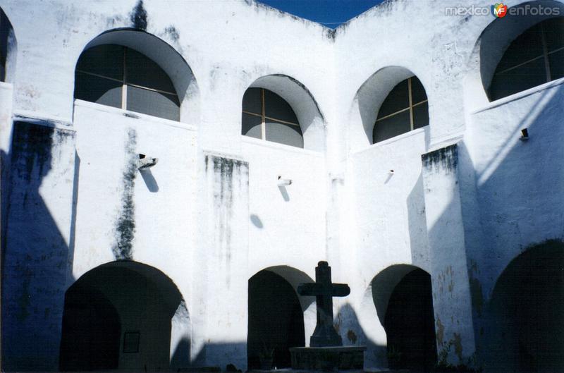 Fotos de Izamal, Yucatán: Clautro del ex-convento de San Antonio de Padua, siglo XVII. Izamal, Yucatán