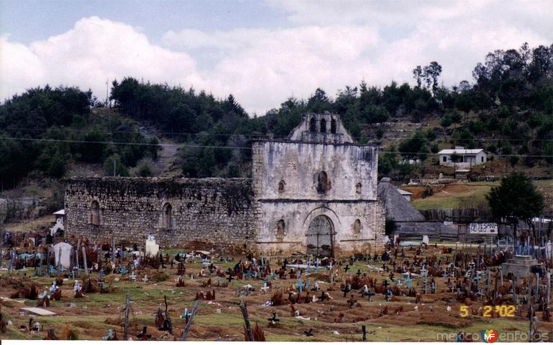 Fotos de San Juan Chamula, Chiapas: Ruinas del templo antigüo y cementerio de San Juán Chamula, Chiapas