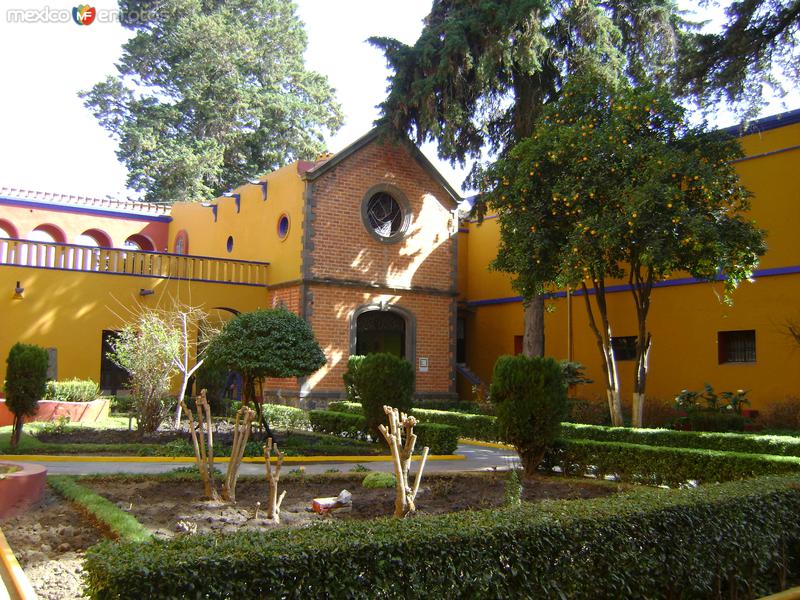 Fotos de San Martín Texmelucán, Puebla: Patio interior y capilla de la ex-hacienda de Chautla, Puebla. 2011