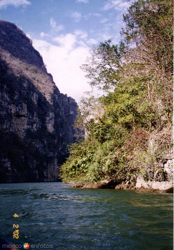 Fotos de Cañón Del Sumidero, Chiapas: Río Grijalva a su paso por el cañón del sumidero. 2002