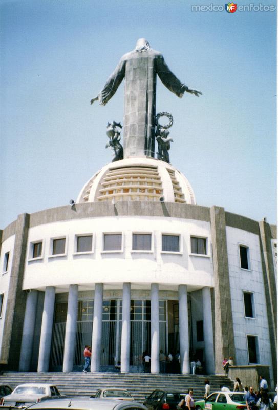 Fotos de Silao, Guanajuato: Vista posterior del Cristo Rey. Cerro del Cubilete. 2002