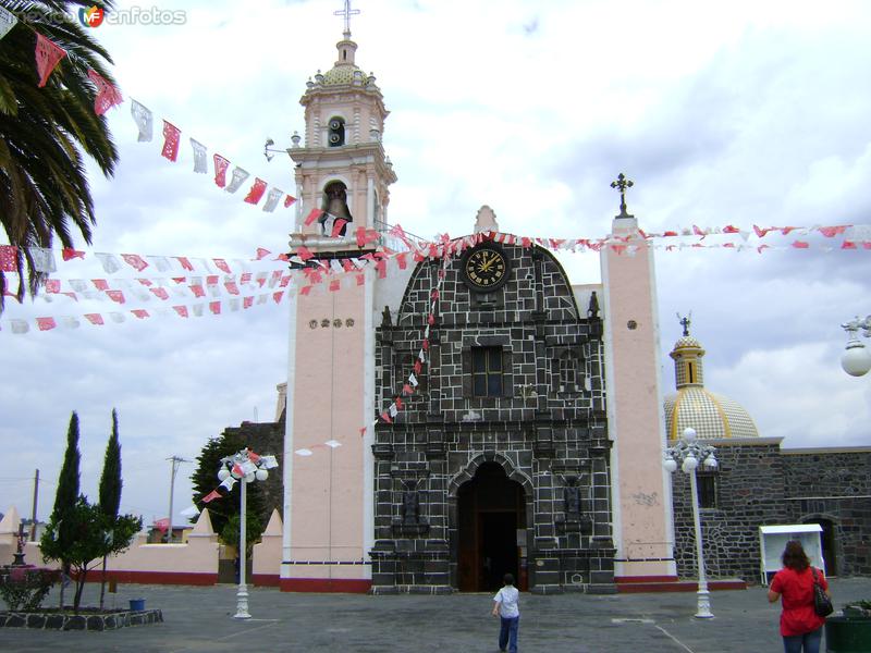 Fotos de San Nicolás De Los Ranchos, Puebla: Portada de cantera negra del templo de San Nicolás de Bari. Junio/2011