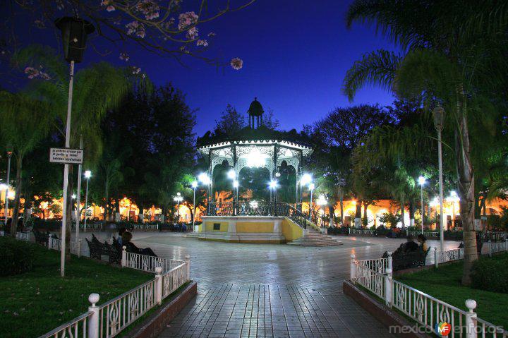 Fotos de Etzatlán, Jalisco: La Plaza y el kiosko