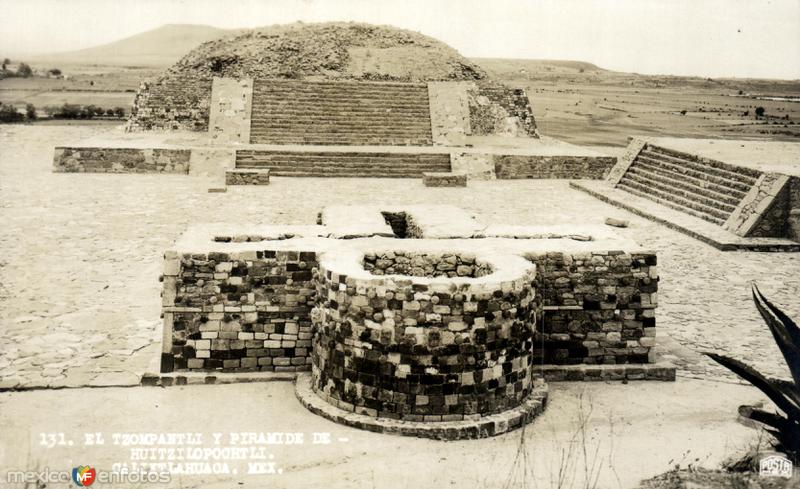 Fotos de Calixtlahuaca, México: El Tzompantli y la Pirámide de Huitzilopochtli