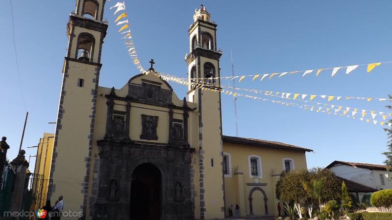 Fotos de Zacatlán, Puebla: Parroquia de San Pedro. Mayo/2014