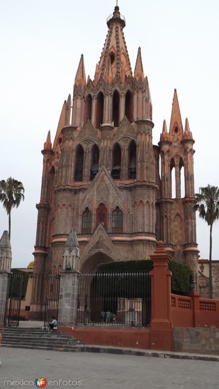Fotos de San Miguel De Allende, Guanajuato: Estilo gótico Catedral de San Miguel. Abril/2014