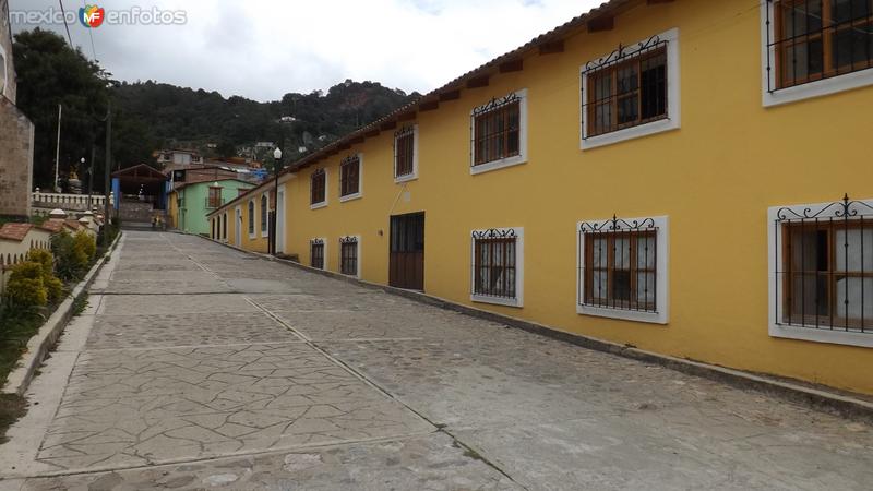 Fotos de Capulálpam De Méndez, Oaxaca: Calles del Pueblo Mágico de Capulalpam de Méndez. Julio/2014