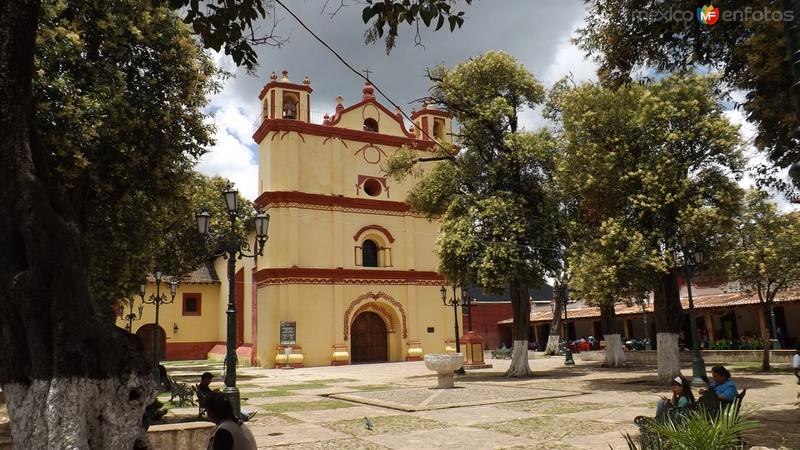 Fotos de San Cristóbal De Las Casas, Chiapas: Parroquia y plaza de San Francisco. Julio/2014