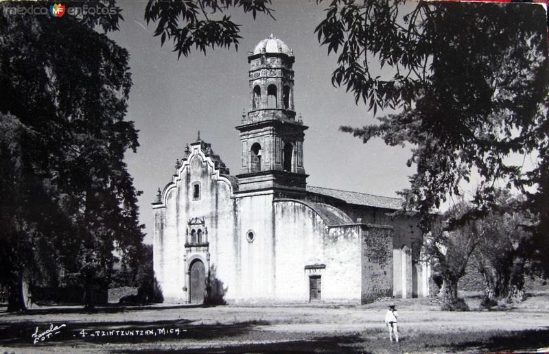 Fotos de Tzintzuntzan, Michoacán: PANORAMA E IGLESIA