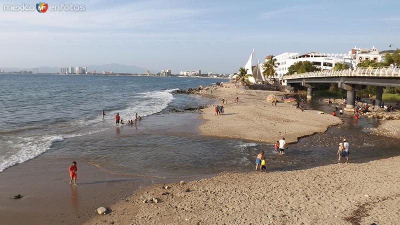 Fotos de Puerto Vallarta, Jalisco: Desembocadura del río Cualé en la Bahía de Banderas. Abril/2015