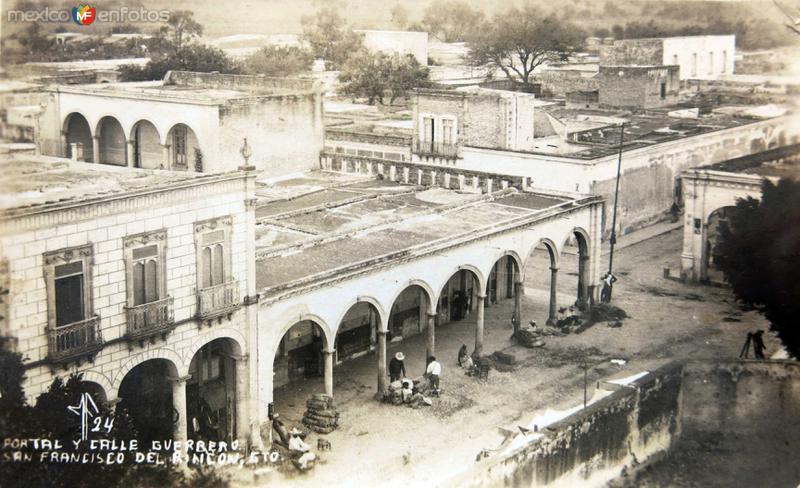 Fotos de San Francisco Del Rincón, Guanajuato: PORTAL Y CALLE GUERRERO
