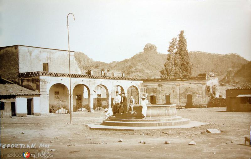 Fotos de Tepoztlán, Morelos: La Plaza y Fuente.