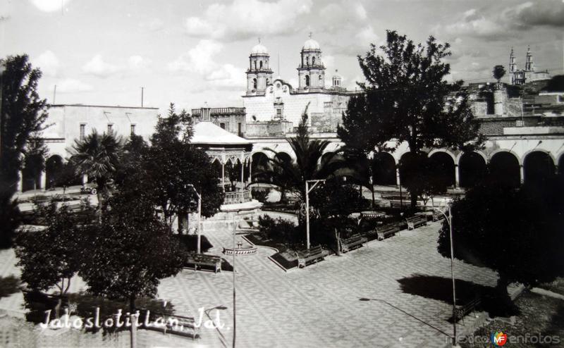 Fotos de Jalostotitlán, Jalisco: La Iglesia y plaza.