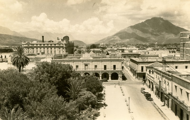 Fotos de Monterrey, Nuevo Leon: Plaza Zaragoza y Palacio Municipal