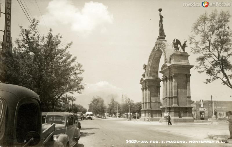 Fotos de Monterrey, Nuevo Leon: Avenida Madero y Arco de la Independencia