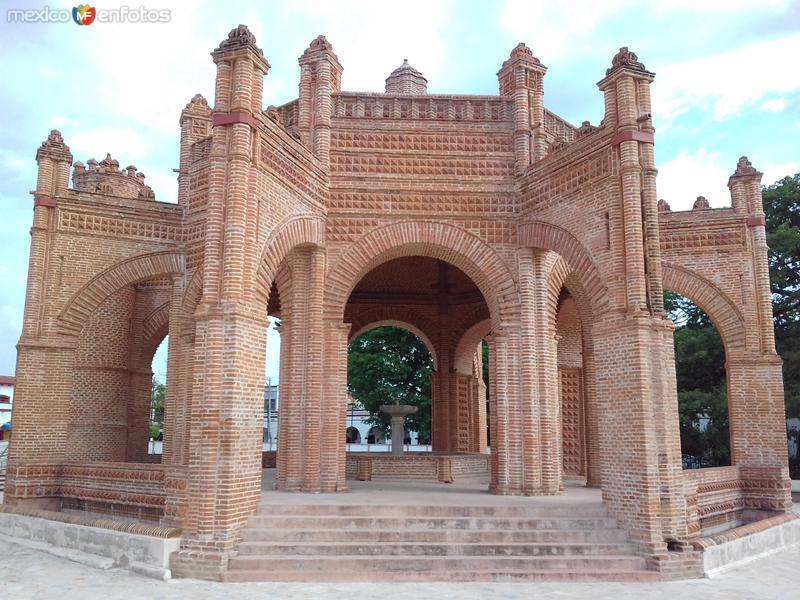 Fotos de Chiapa De Corzo, Chiapas: Fuente colonial de estilo mudéjar. Julio/2018