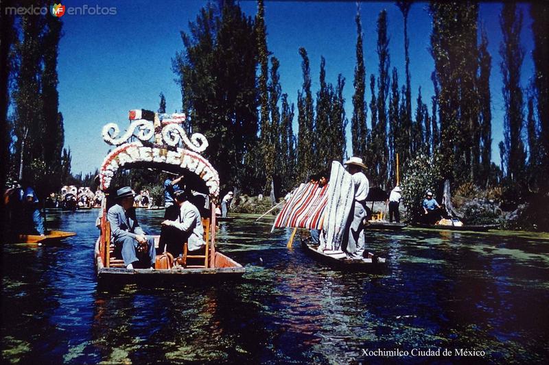 Fotos de Xochimilco, Ciudad De México: Por los canales de Xochimilco Ciudad de México.