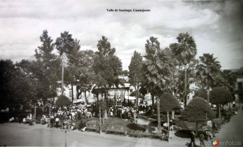 Fotos de Valle De Santiago, Guanajuato: La Plaza en dia festivo Valle de Santiago, Guanajuato.