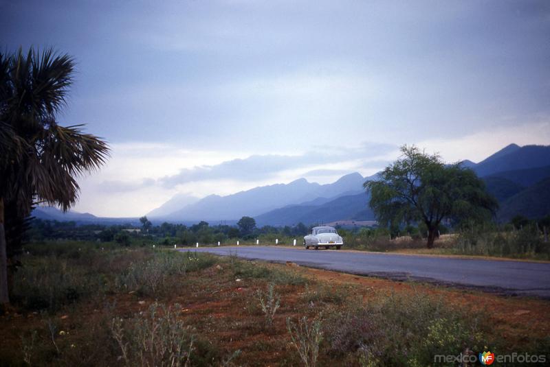 Fotos de Santiago, Nuevo León: Carretera a Monterrey (1954)