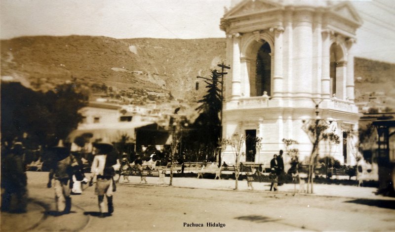 Fotos de Pachuca, Hidalgo: El Reloj y Escena callejera.