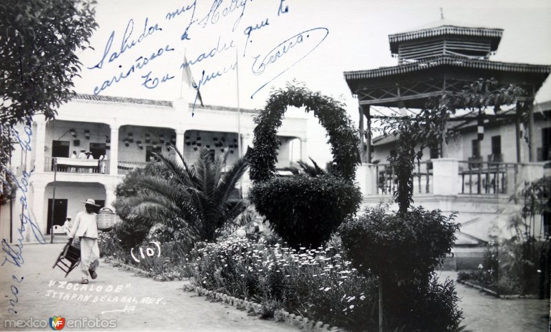 Fotos de Ixtapan De La Sal, México: El Zocalo ( Circulada el 17 de Noviembre de 1949 ).