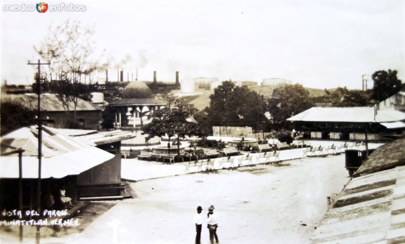 Fotos de Minatitlán, Veracruz: Una vista de el parque  fechada en  1932.