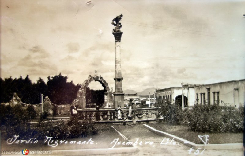 Fotos de Acámbaro, Guanajuato: Jardin Nigromante.